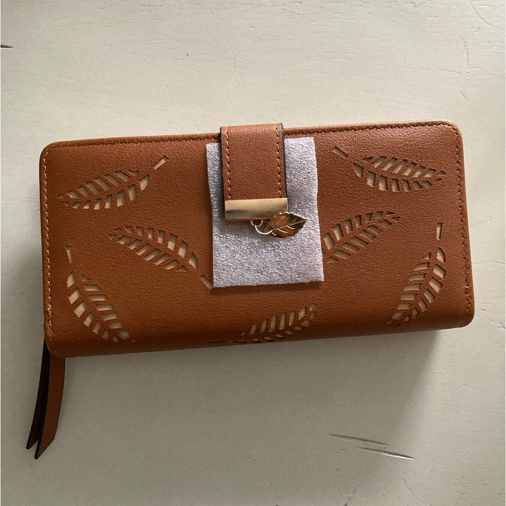 NWT! Vagabond Goods Vegan Leather  Leaf Multifuction Wallet - Picture 2 of 7